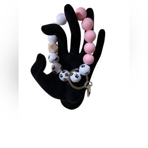 Silicone bead wristlet